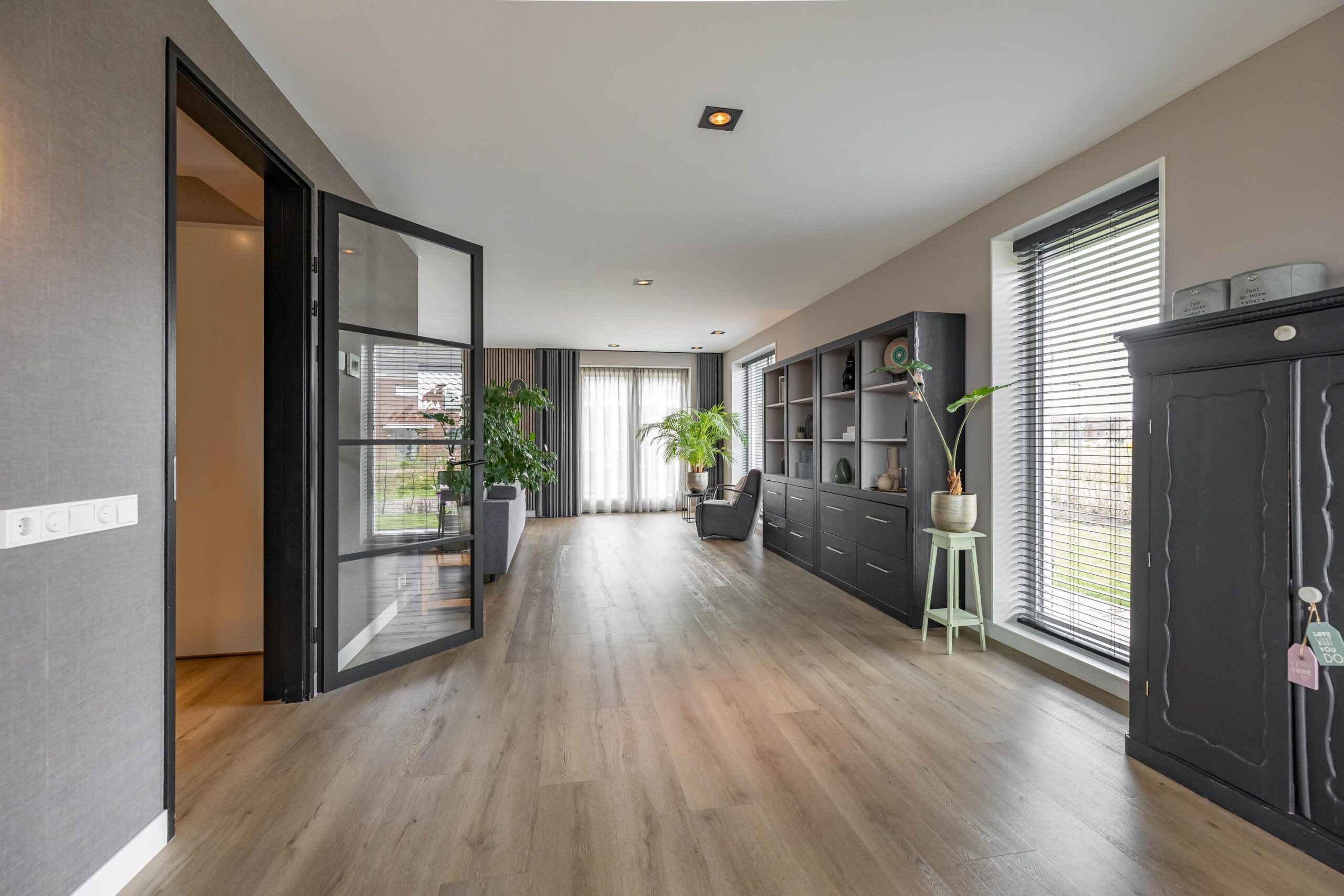 Brandrood 29 - Gallery item 18