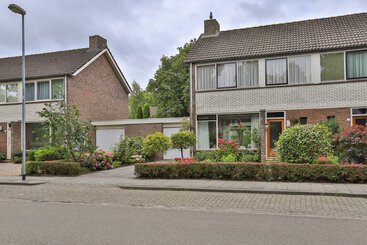 Jan Ensinglaan 7 Jan Ensinglaan 7