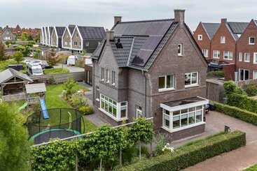Oude Merenweg 10 Oude Merenweg 10